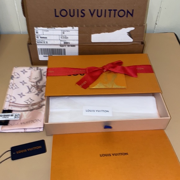 Brand New w/ Tags ✨RETIRED✨ LOUIS VUITTON Confidential Bandeau in 💖Light Pink💖 - Picture 5 of 7